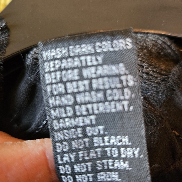 Beliza size 6, black sequin,side zip, ruffle neck, party top - Picture 6 of 8